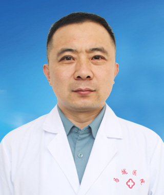 李亮
